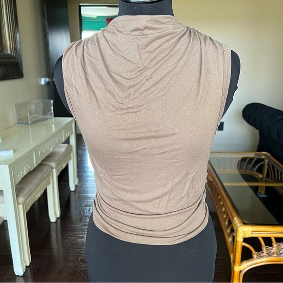 Draped Collar Ruched Tank Top - Picture 7 of 11